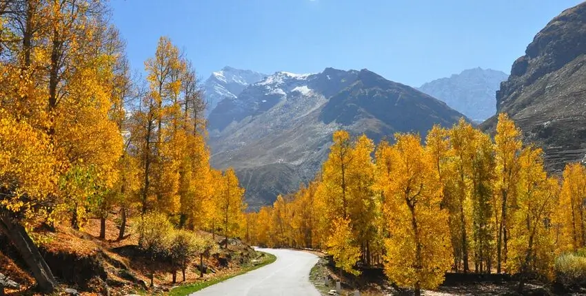 Lahaul Valley Circuit - Motorcycle Tour Package in Manali